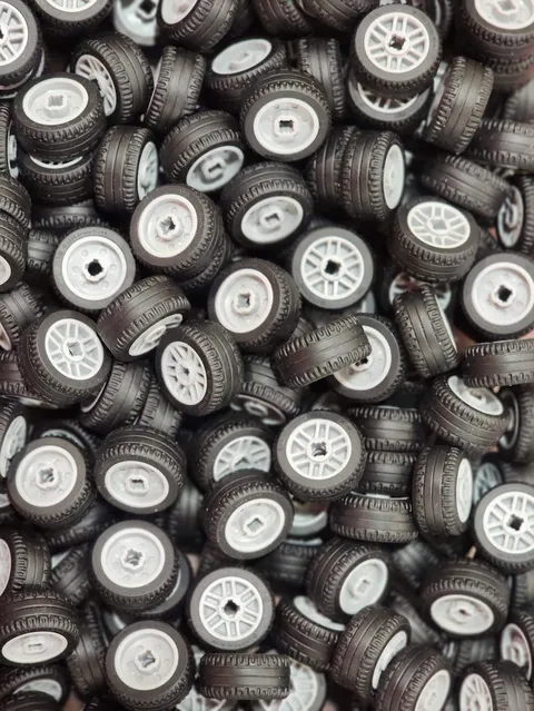 Lego 11208c01 Light Bluish Gray Wheels Tires Set 264