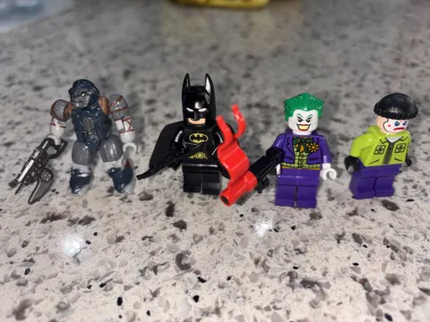 LEGO DC Superheroes Batman, The Joker The Joker’s Henchmen Plus Mega Block Halo