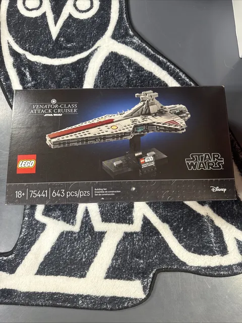 LEGO Star Wars Venator-Class Attack Cruiser 75441 (643pcs) 18+ Stand (brand new)