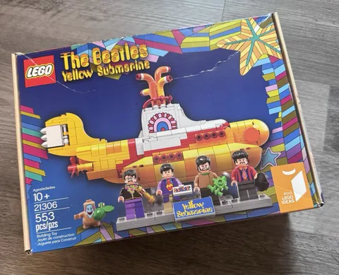 LEGO Ideas The Beatles Yellow Submarine 21306 Set 553pcs