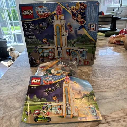 LEGO DC SuperHero Girls Super Hero High School 41232 Complete Set with 2 figures