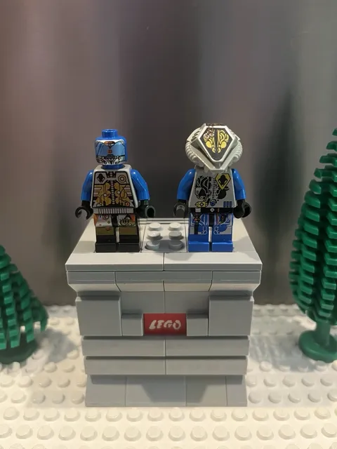 LEGO UFO Zotaxian Blue Officer Space Alien Minifigure sp042 & sp043 6900 6999