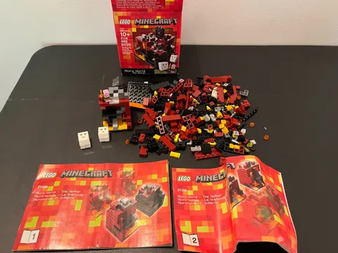 100% COMPLETE With Box LEGO Minecraft Micro World The Nether 21106 Set 2013