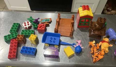 Vintage LEGO Duplo Winnie the Pooh Building blocks And Figures