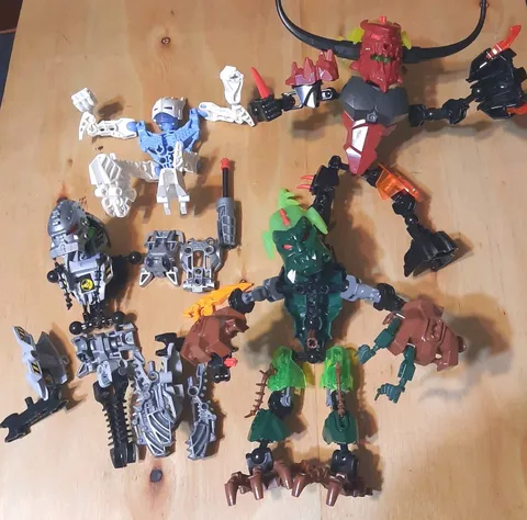 Bionicle piece lot sets 44007,44001,8976,7157 Hero Factory   Villains Misc Rare