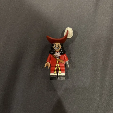LEGO DISNEY Series 1 Collectible Minifigures 71012 - Captain Hook