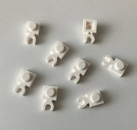LEGO 8x NEW Pieces Plate 1x1 w/ Holder Vertical Grip WHITE #44860