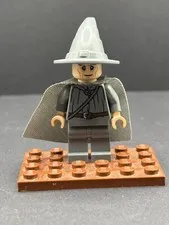 Lego Lord of The Rings Gandalf the Grey missing beard (lor001) Minifigure