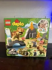 LEGO DUPLO: T. rex and Triceratops Dinosaur Breakout (10939)