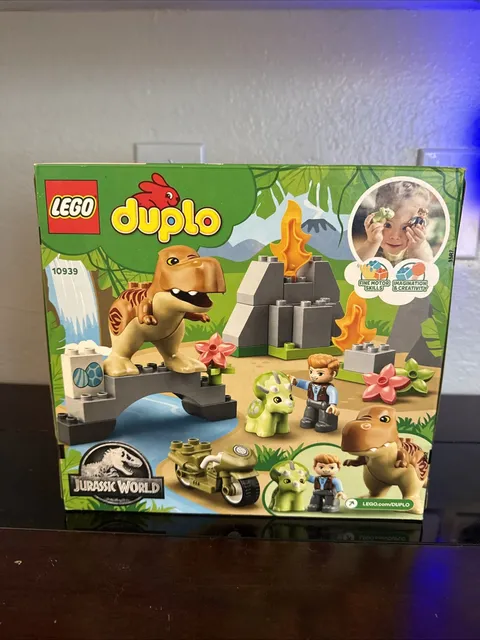 LEGO DUPLO: T. rex and Triceratops Dinosaur Breakout (10939)