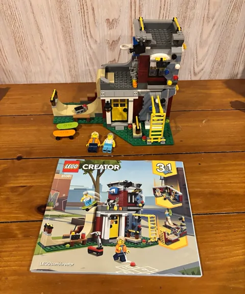 LEGO Creator 3-in-1 Modular Skate House 31081 Complete Set W/ Instructions