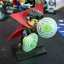 LEGO Marvel Doctor Strange Minifigure colmar10 w/Magic Shield Discs & Base