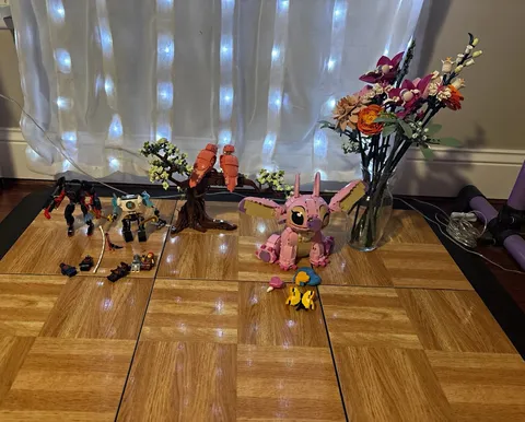 LEGO Bulk Mixed Lot Stitch, Spider-Man mech, tree with birds and plants