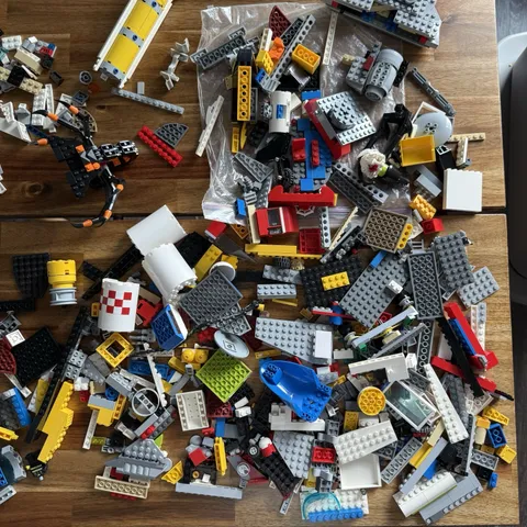 LEGO BULK LOT 7 LB+ POUND TECHNIC ATLANTIS BRICKS W HOLES STAR WARS WHEELS CRANE