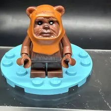 LEGO Star Wars Wicket Ewok Minifigure - sw0237 - Set 8038
