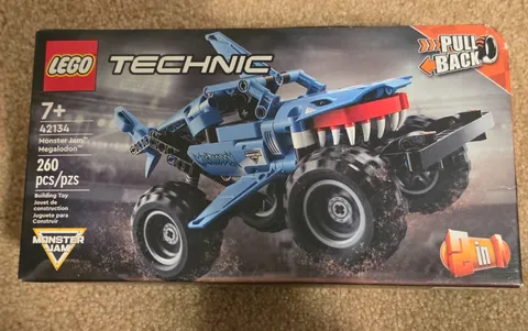 NEW SEALED Lego Monster Jam Megalodon Set 42134 Technic Truck , 1 BAD CORNER BOX