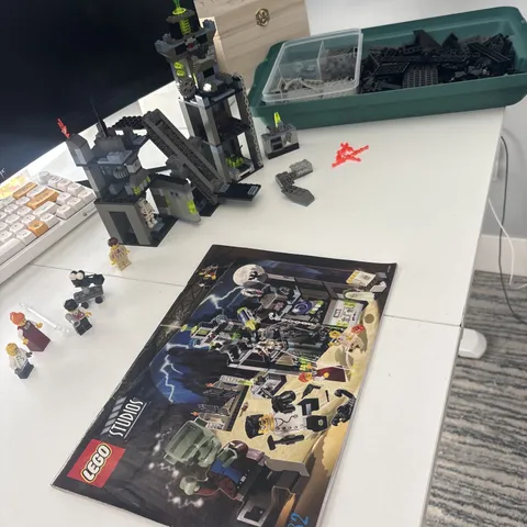 LEGO Studios: Scary Laboratory (1382) Retired  VTG 95% Completed + Spare Parts
