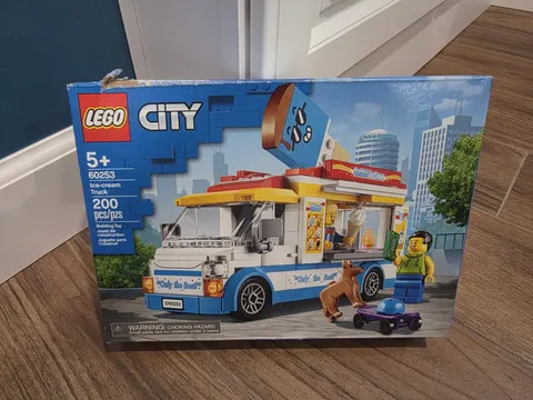 NEW! Lego City 60253 Ice Cream Truck