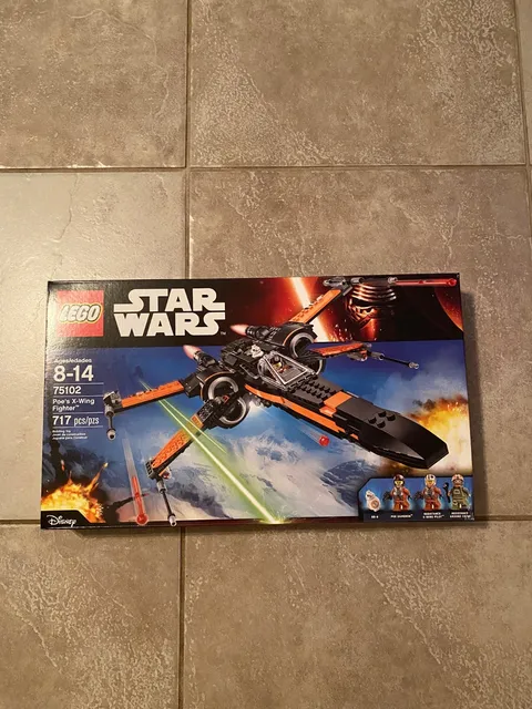 LEGO Star Wars: Poe's X-Wing Fighter (75102)