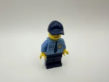 LEGO Part fst024 - FLL Animal allies Male Trainer W/ Hat, Alternate Head - 1pc