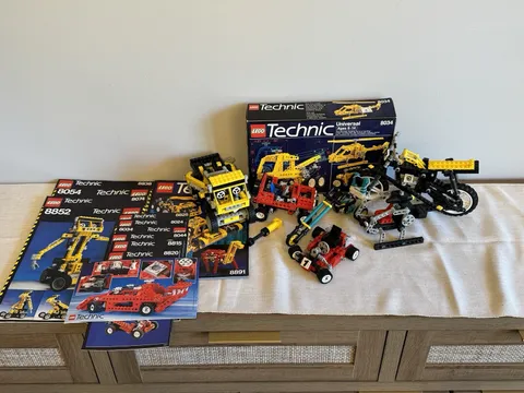 Vintage LEGO Technic Lot Sets Universal 8034 Manuals Box & Parts 8852 Idea Book