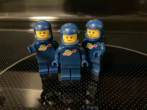 LEGO Dark Blue LOT OF 3 Spaceman Minifigures Classic Space