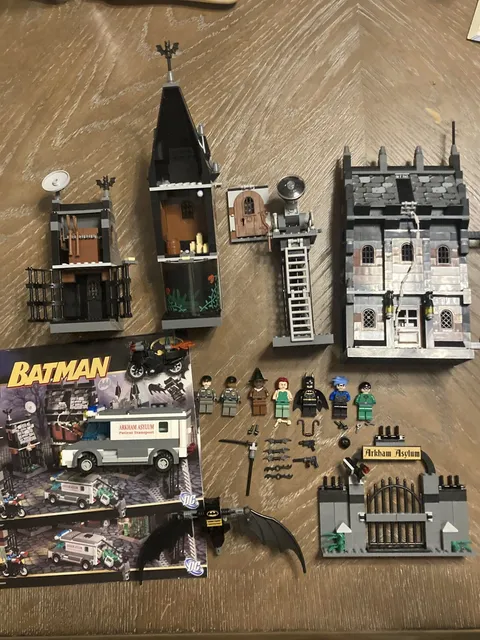 LEGO Batman 7785 Arkham Asylum - 99.99% Complete - Instructions Included ! 