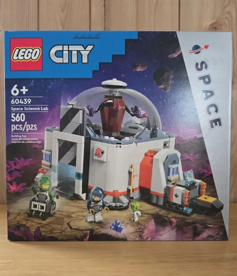LEGO City Space Science Lab 60439 Retired 560 Pieces NEW Sealed