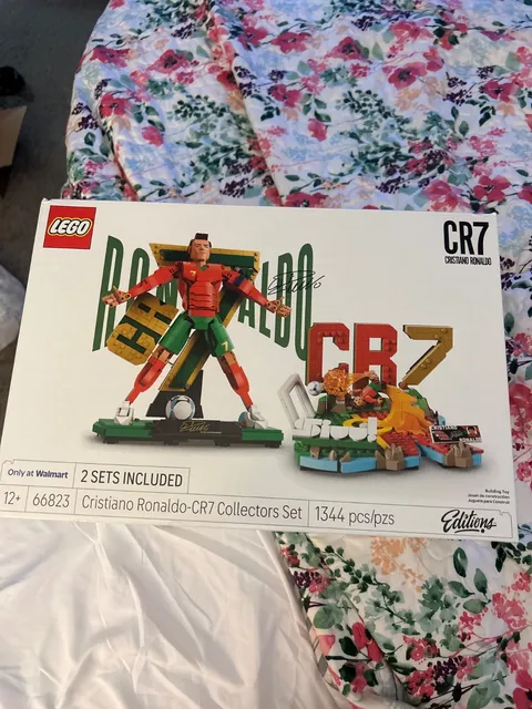 LEGO Editions Cristiano Ronaldo CR7 Collector's Set Co-Pack 66823 - Brand New