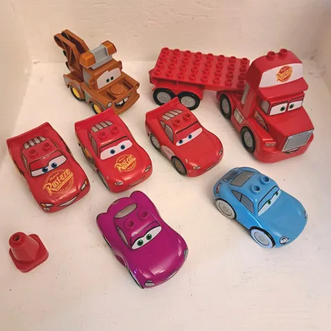 Lego Duplo Disney Cars &  Lightning McQueen Mac Mater Lot Retired