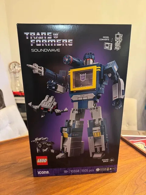 LEGO Icons Transformers Soundwave 10358 Set 1505pcs 18+ Sound Brick