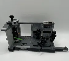LEGO Star Wars dark trooper attack set complete with all 4 Minifigs.