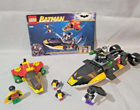 Lego Batman 7885 Robin' Scuba Jet: Attack of the Penguin w/ Minifigures & Instru