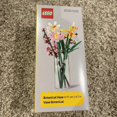 LEGO Botanical Vase 6.7 Inches New