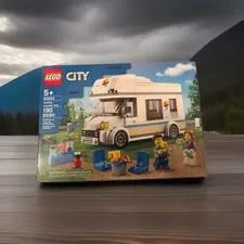 LEGO City Holiday Camper Van 60283 Sealed/New Set 190 pcs/ out of production