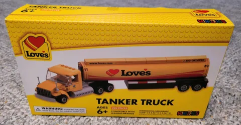 MINIZFIGS LEGO LOVES TRAVEL STOP TANKER TRUCK RARE BRAND NEW IN BOX