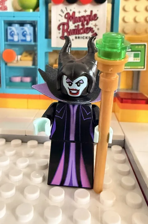 Lego Disney Villain Icon Malificent Minifigure With Accessory
