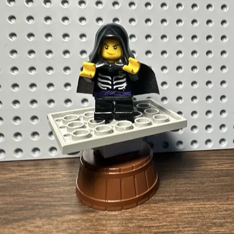 LEGO Minifigures Ninjago Lloyd Garmadon w/cape and hood