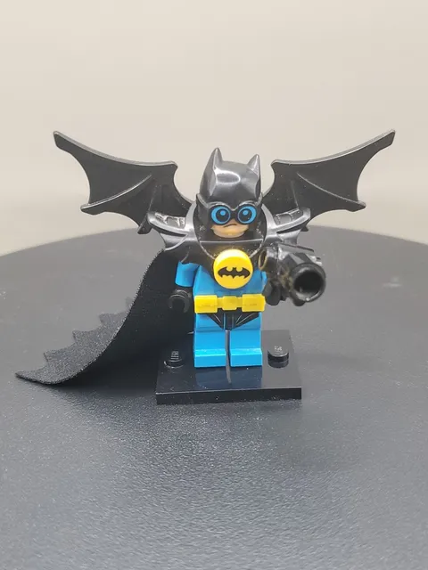 Lego Batman Minifigure DC Rare NIGHTWING Figure With Cape 70922 Free Ship