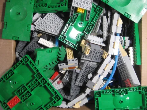 Lego lot 1D box 12" x 12" x 6" x 6 lbs. x 13 oz. UNSEARCHED FREE SHIP