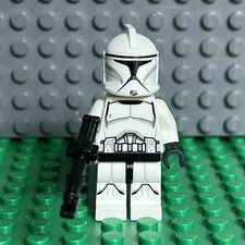 LEGO Star Wars Clone Trooper Minifigure w/Custom Blaster