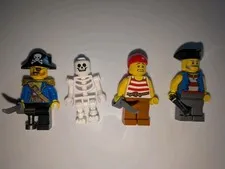 LEGO lot 4 Minifigures Pirate Buccaneer Skeleton  
