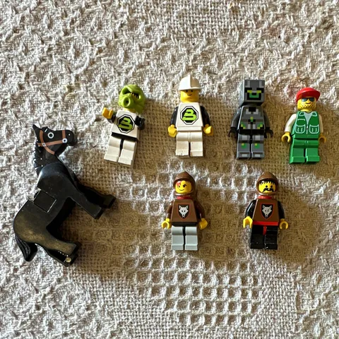 LEGO Minifigures Lot of 6 Minifigures with Black Horse Figure