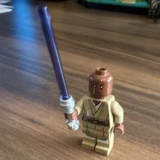 LEGO Star Wars Jedi Minifigure Tan Robes Outfit with Blue Lightsaber