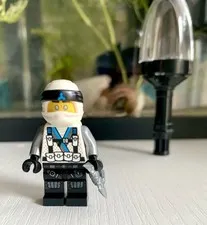 LEGO Ninjago Minifigure Zane Dragon Masters Hunted 70648 Genuine w/Blade&Capsule