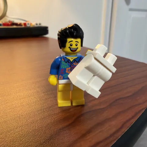 The Lego Movie WHERE ARE MY PANTS GUY MINIFIGURE 71004 Happy Man Aloha Shirt