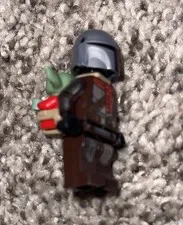 LEGO Star Wars The Mandalorian & The Child Minifigure Grogu