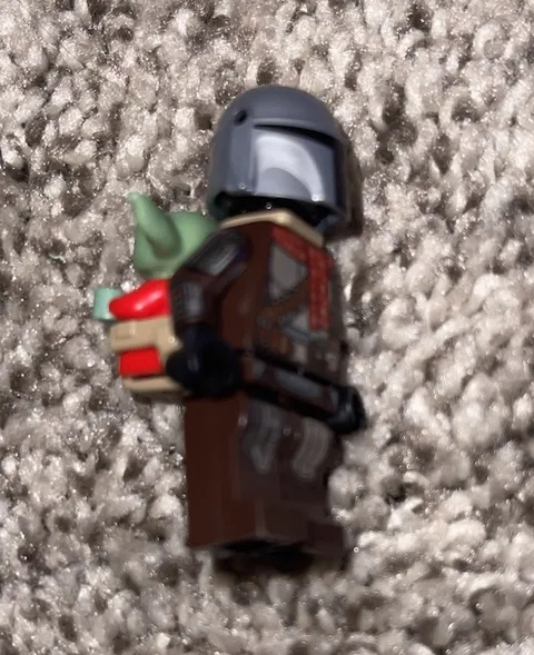 LEGO Star Wars The Mandalorian & The Child Minifigure Grogu