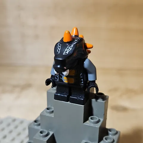 LEGO Plastic Dragon/Dinosaur Costume Minifigure Black w/ Orange Horns