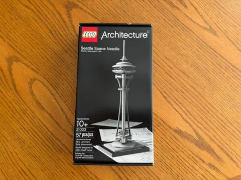 LEGO 21003: Architecture Seattle Space Needle NISB, RARE, RETIRED IN 2015